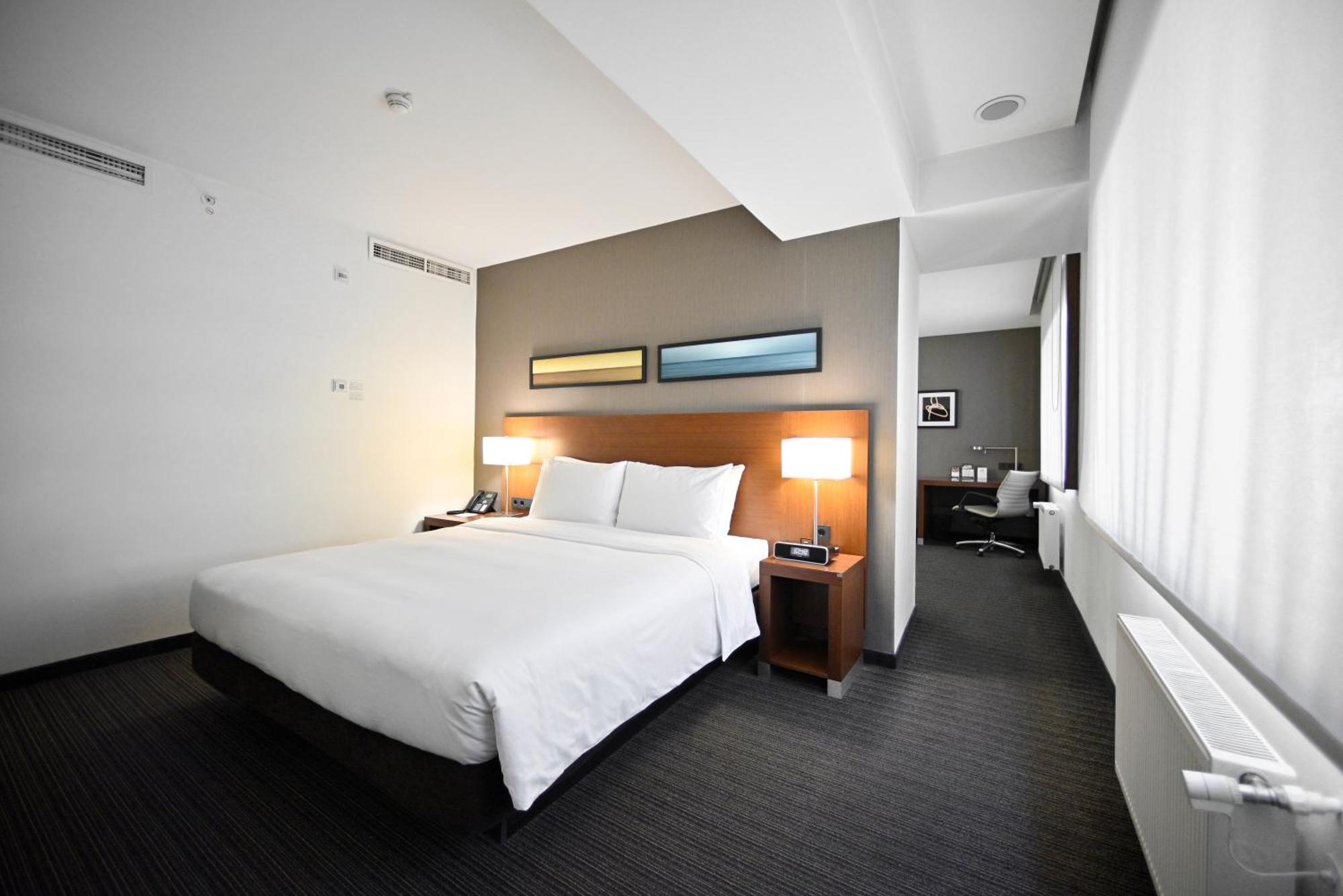 Yerevan Place Hotel Екстериор снимка