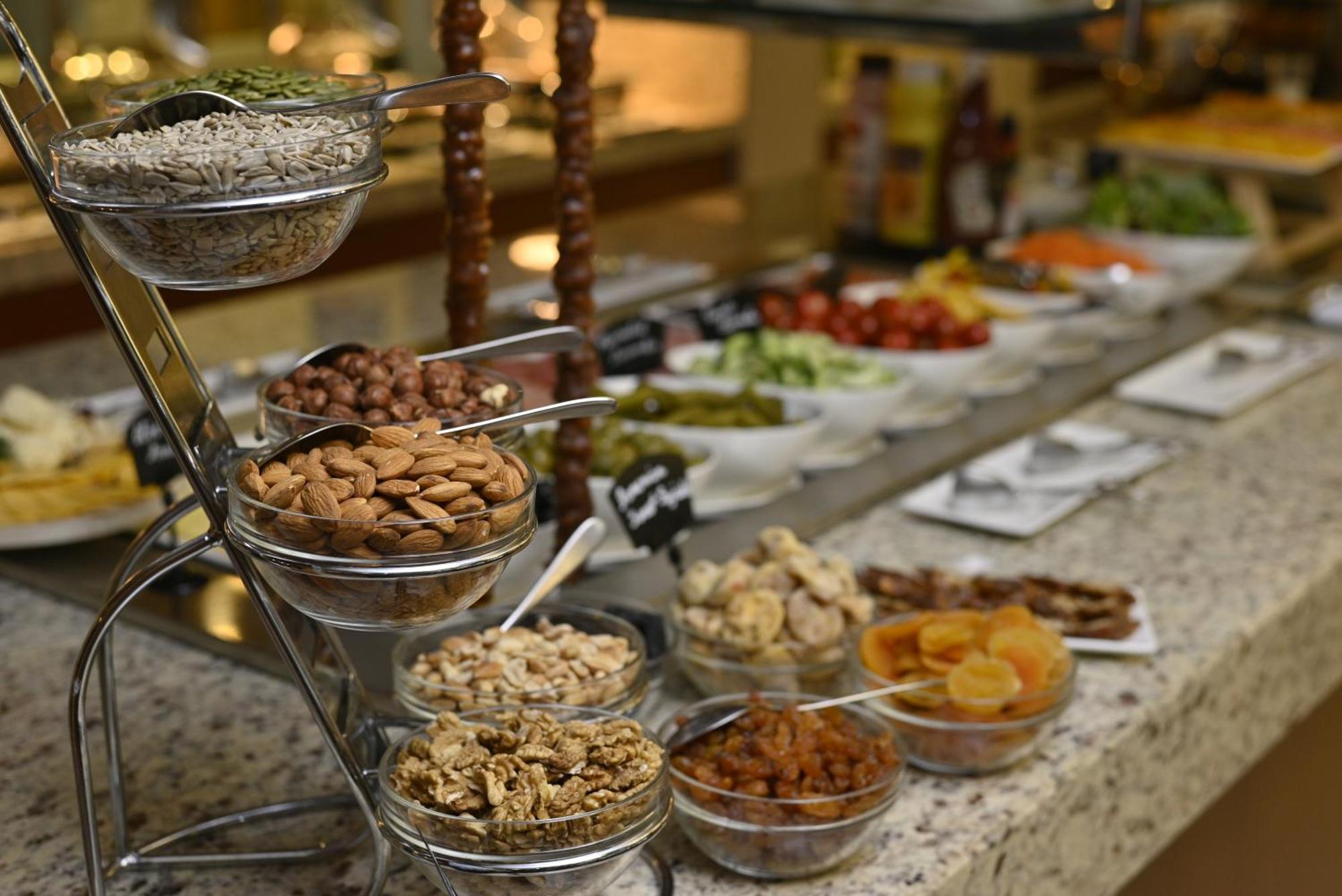 Yerevan Place Hotel Екстериор снимка