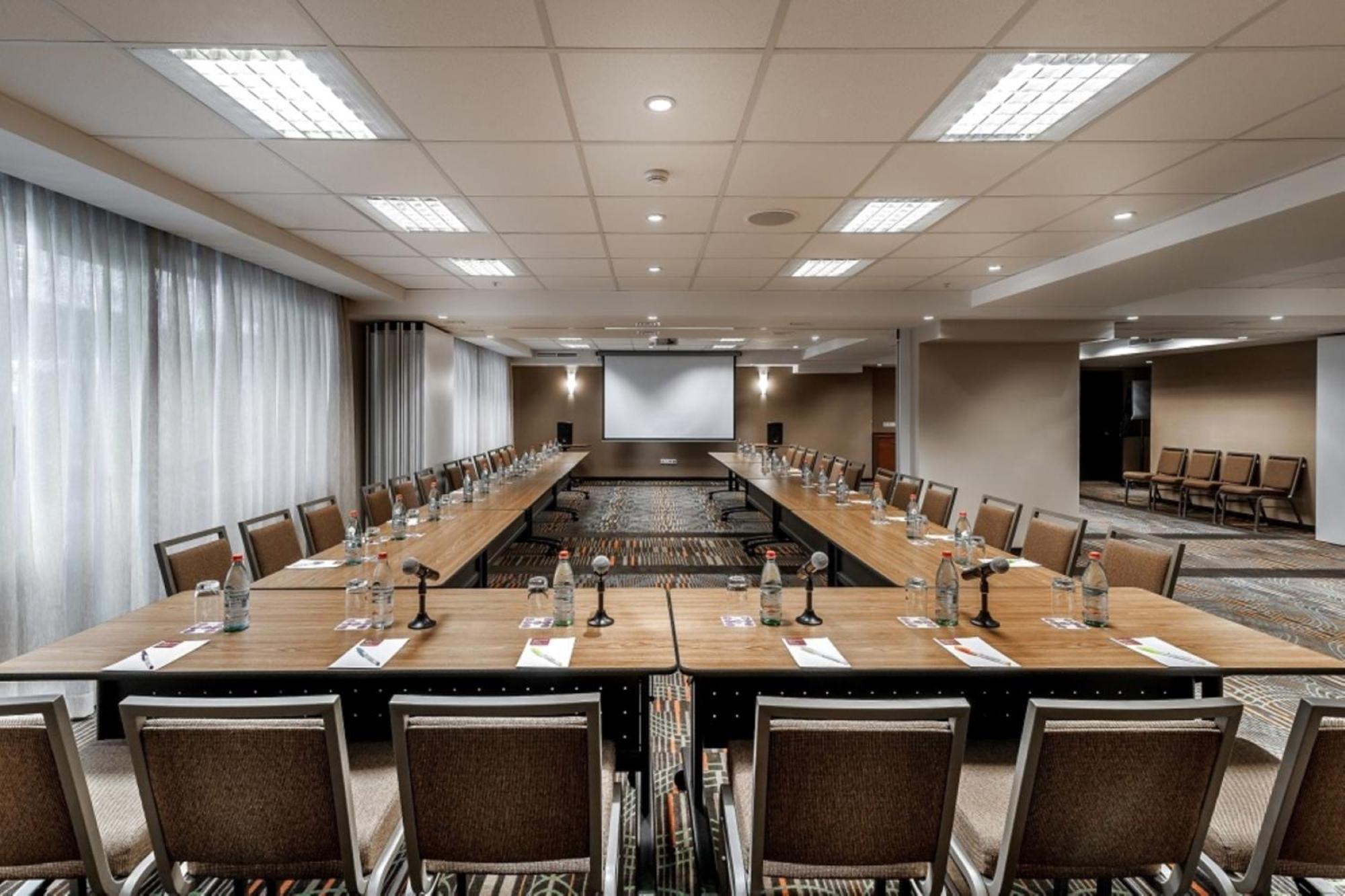 Yerevan Place Hotel Екстериор снимка