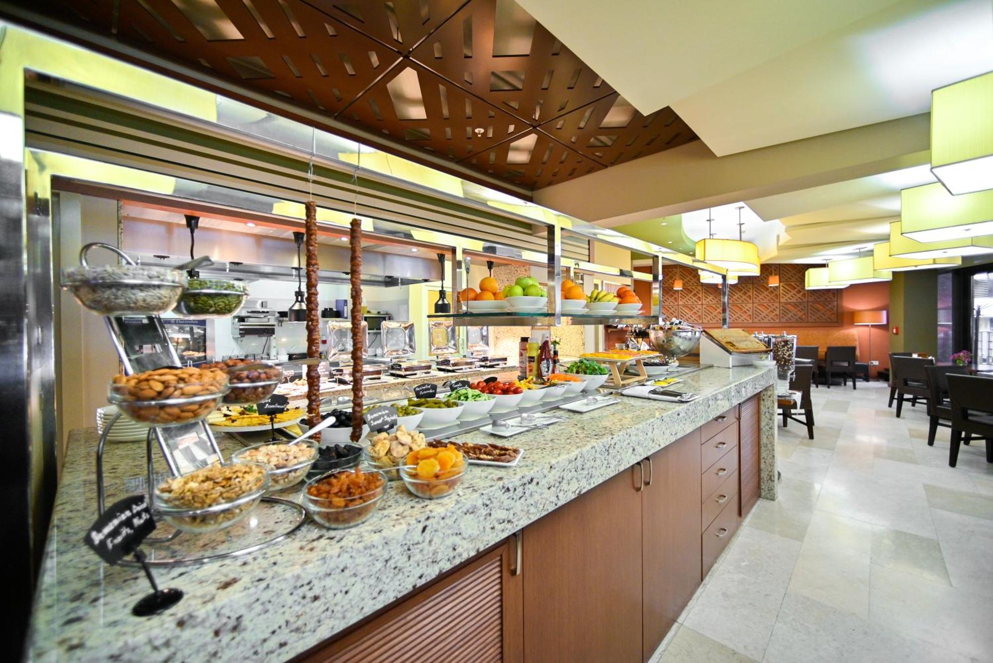 Yerevan Place Hotel Екстериор снимка