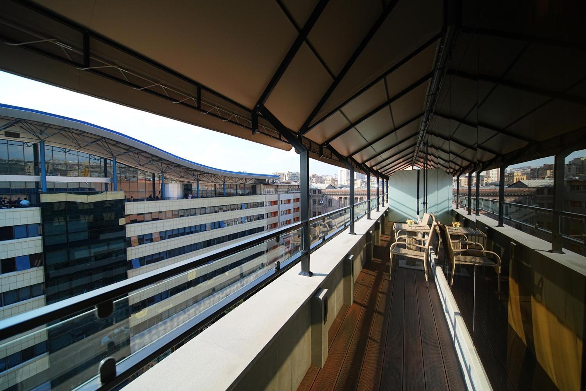 Yerevan Place Hotel Екстериор снимка