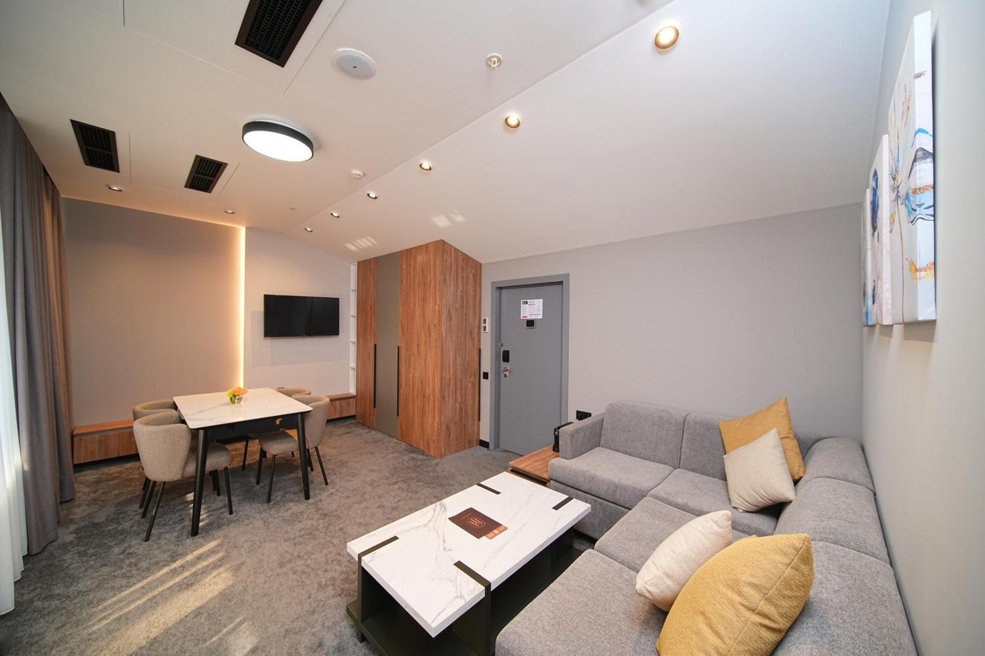 Yerevan Place Hotel Екстериор снимка